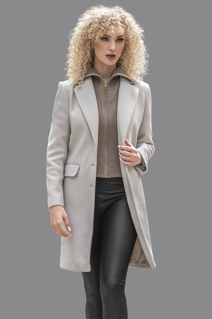 Abrigo Largo Con Solapa Y Simulador De Sueter Abajo