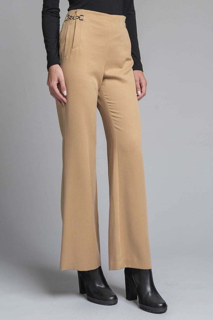 Pantalon Corte Recto Con Bolsas Al Frente
