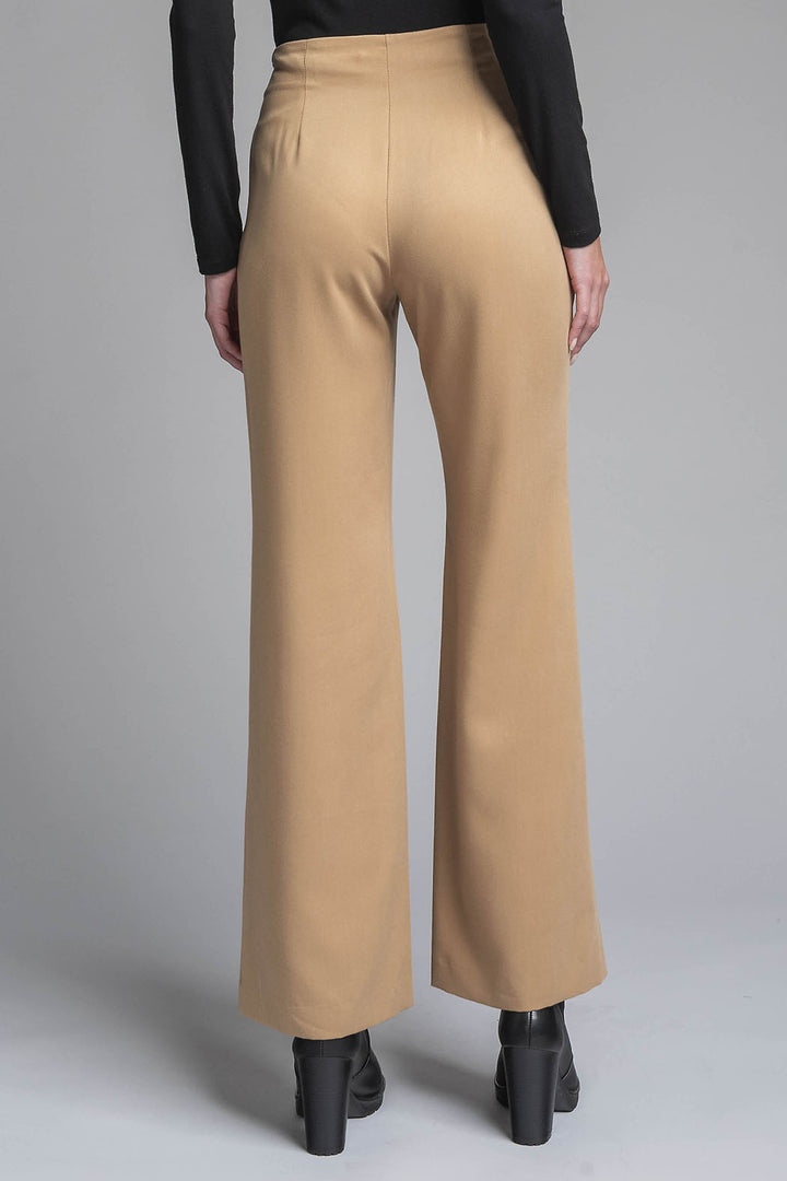 Pantalon Corte Recto Con Bolsas Al Frente