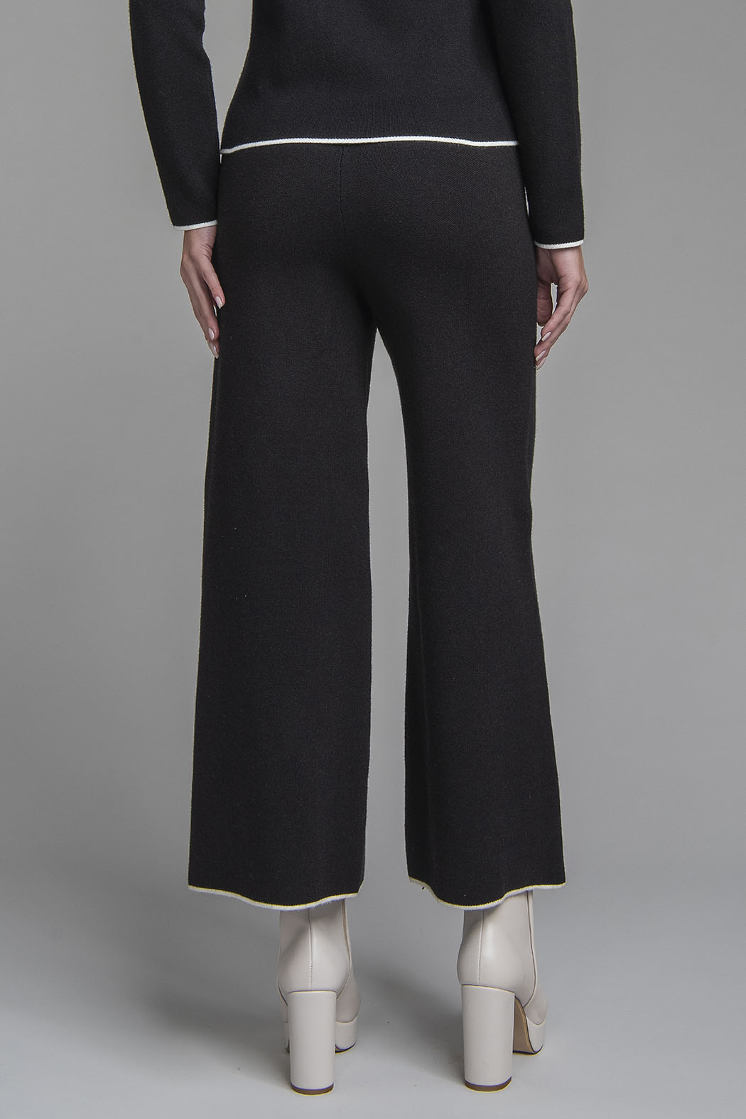Pantalon De Punto Corte Recto