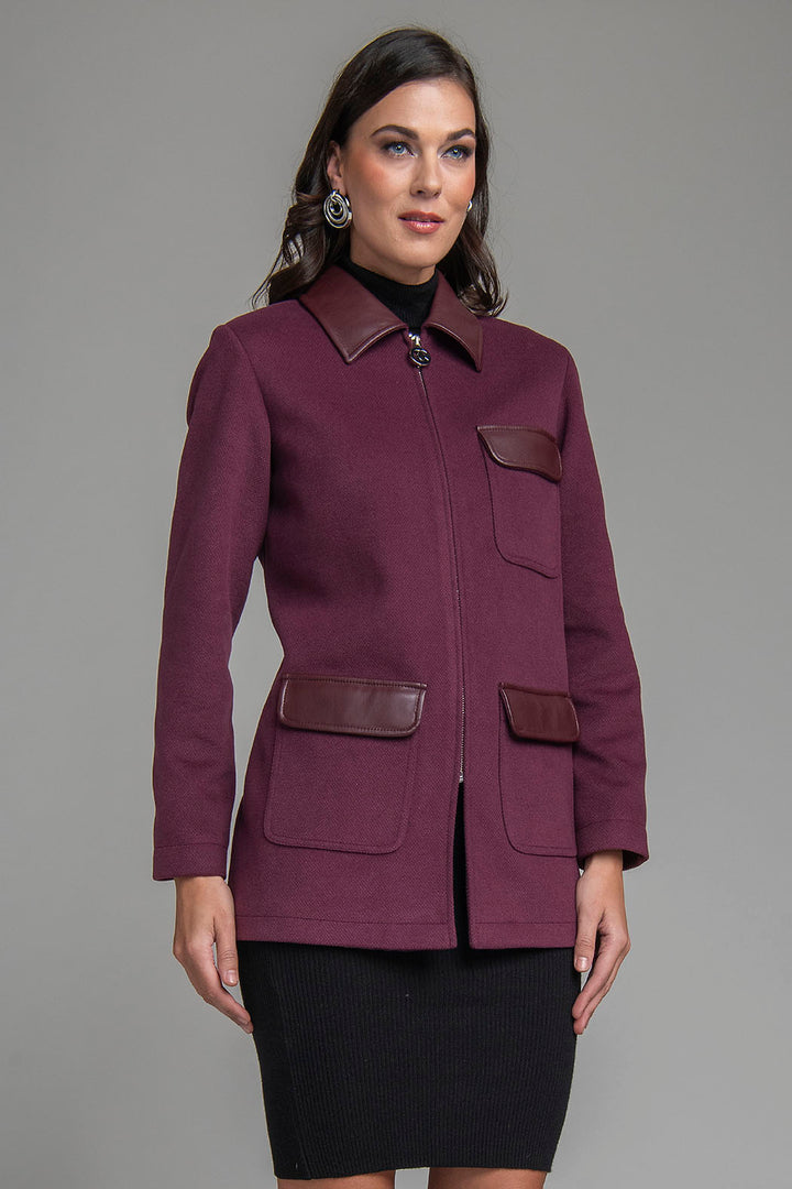 Abrigo Con Bolsas Al Frente