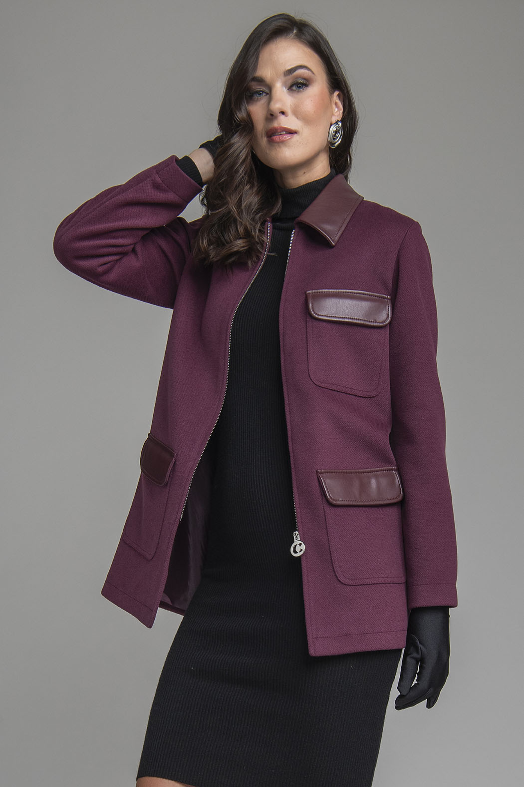 Abrigo Con Bolsas Al Frente