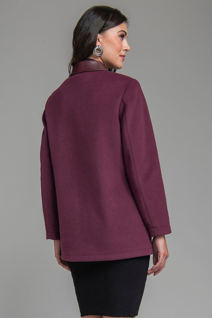 Abrigo Con Bolsas Al Frente