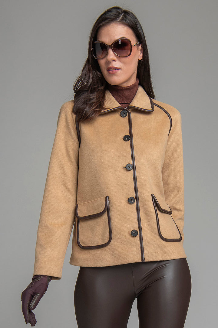 Chamarra Con Bolsas Al Frente