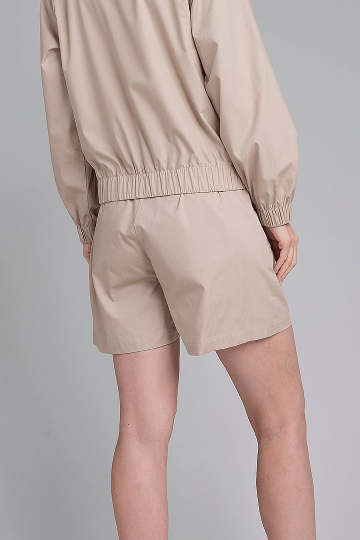 Short Liso Con Cinturon