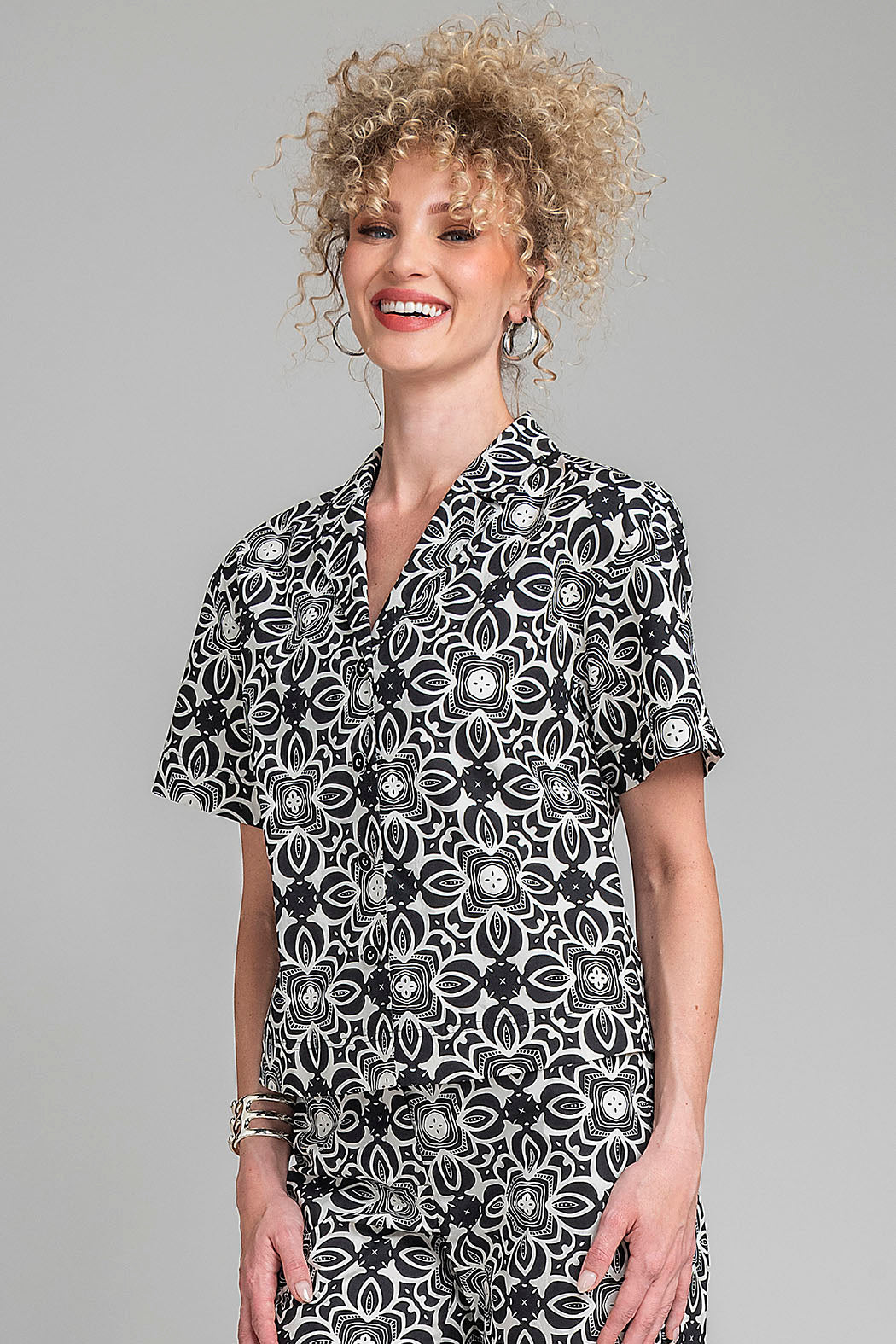 Blusa Estampada Con Manga Corta