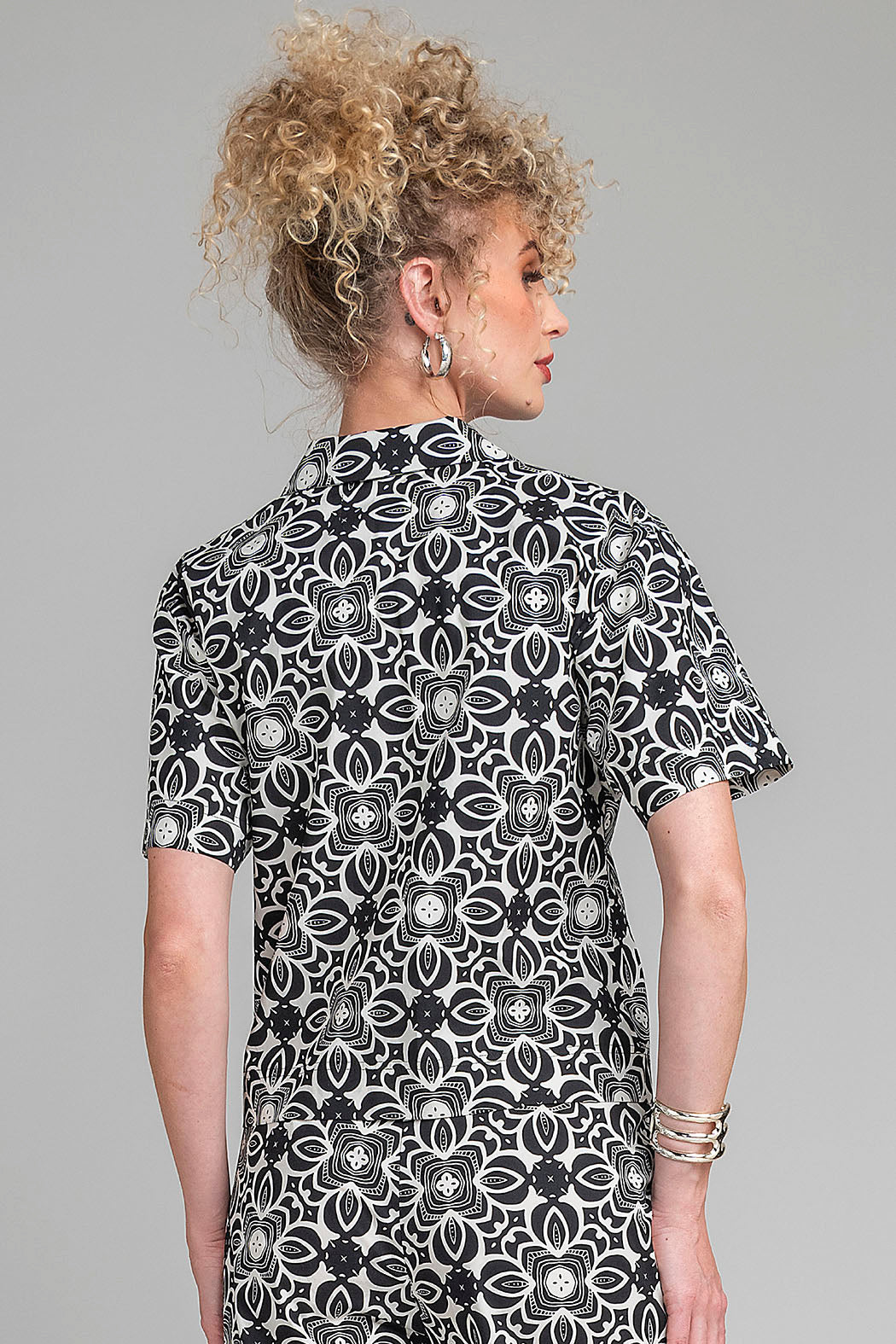 Blusa Estampada Con Manga Corta