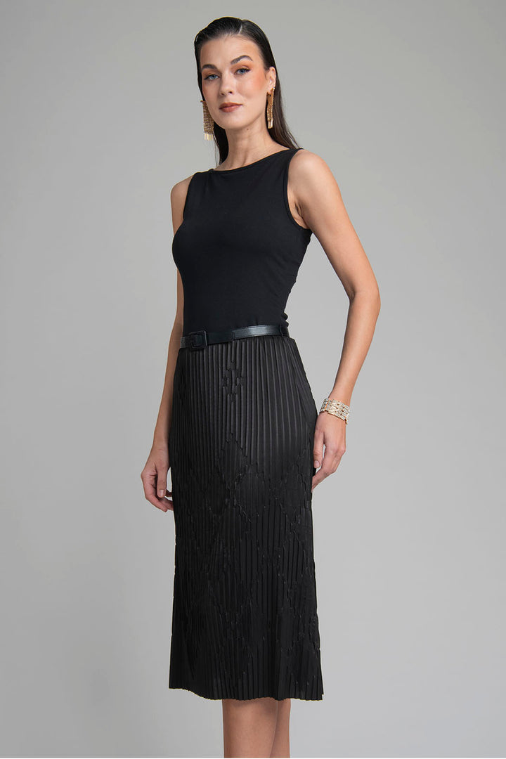 Vestido Sin Mangas Con Falda Tableada
