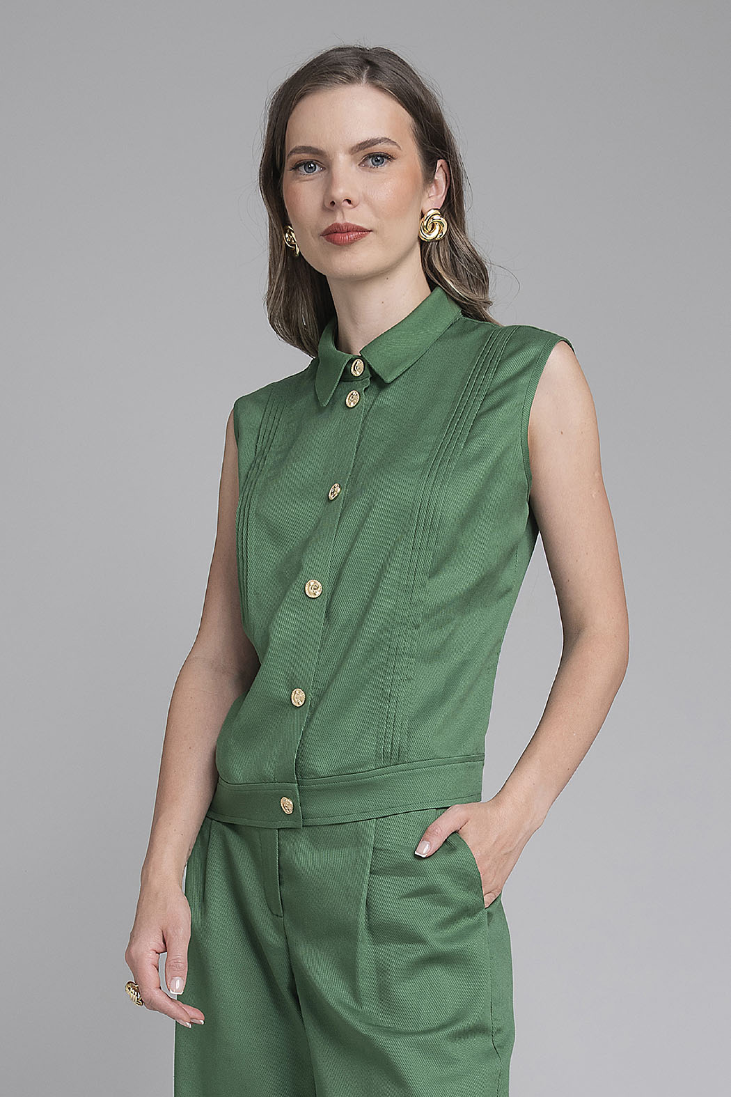 Blusa Lisa Con Botones Al Frente