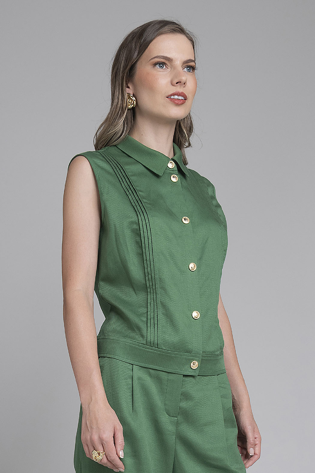 Blusa Lisa Con Botones Al Frente