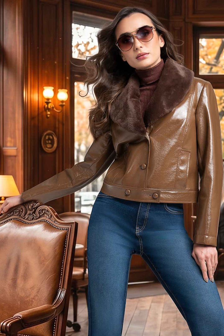 Chamarra De Vinipiel Con Cuello De Peluche