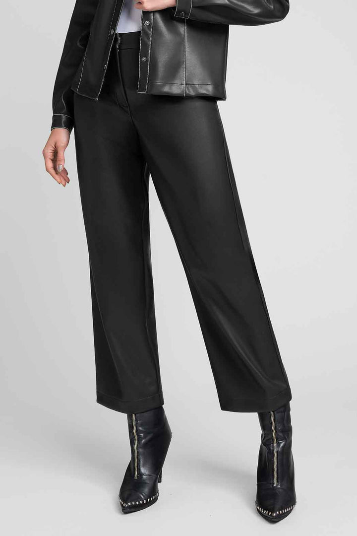Pantalon De Vinipiel Con Pinzas
