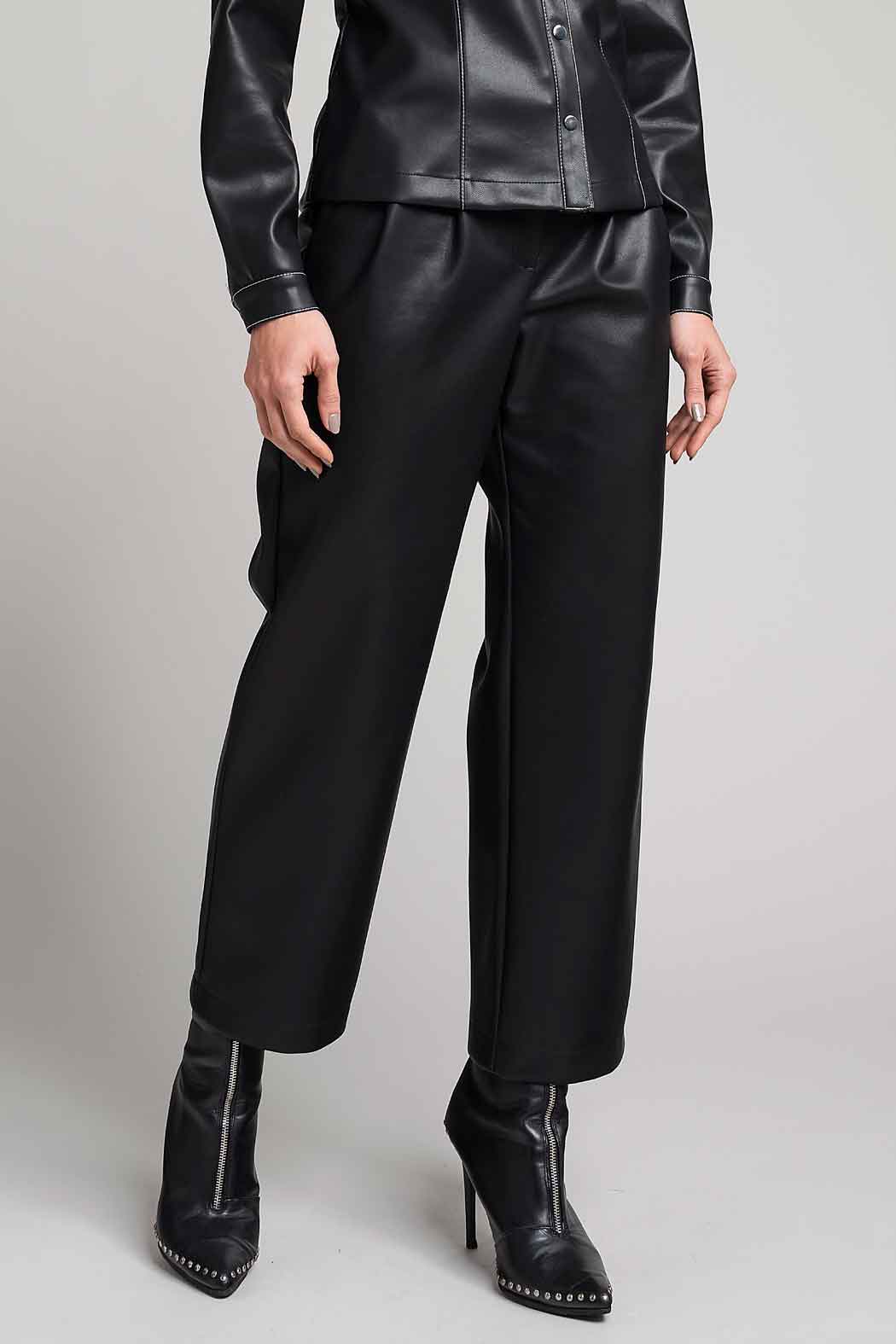 Pantalon De Vinipiel Con Pinzas