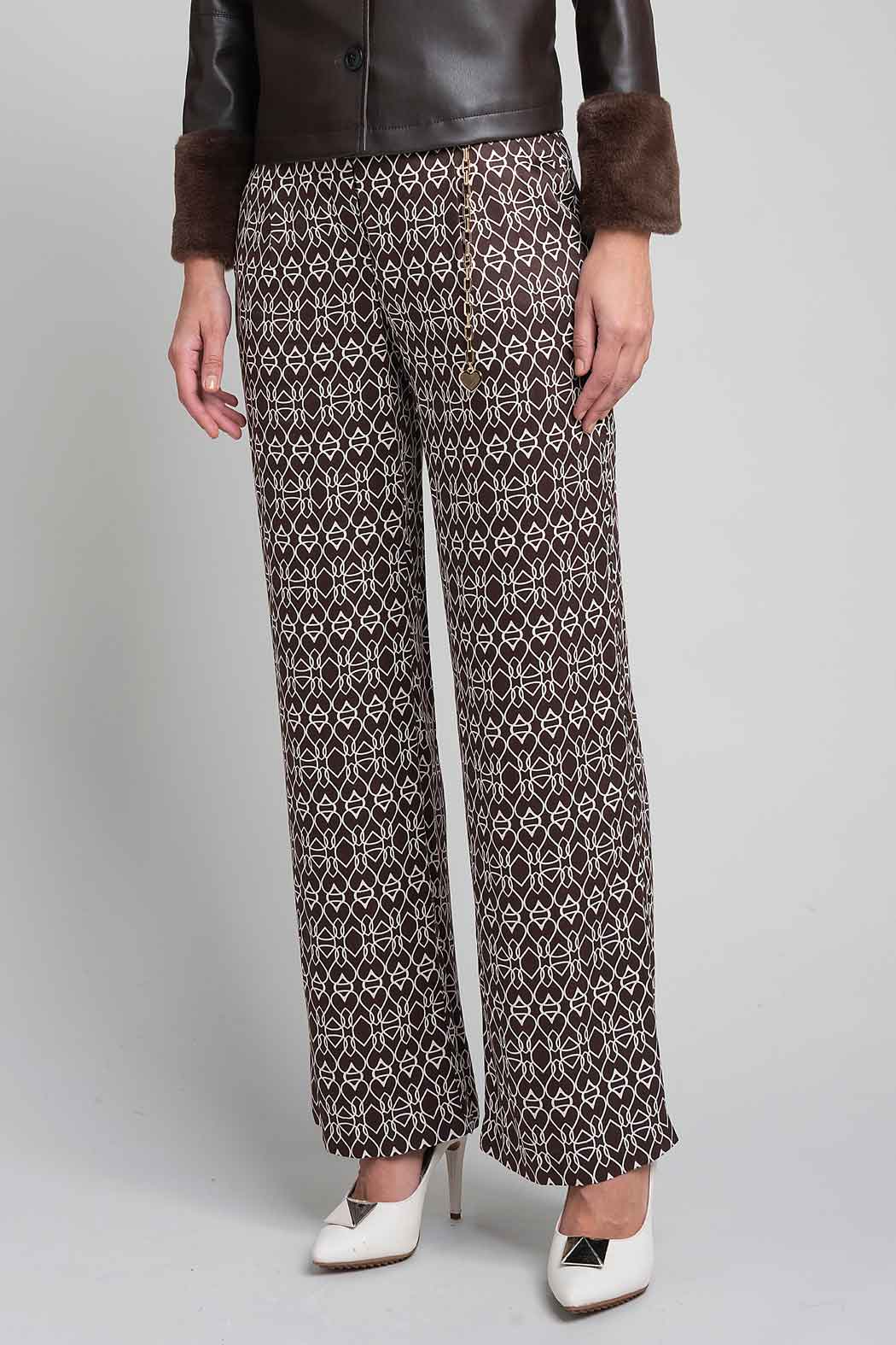 Pantalon Estampado Con Cinturon De Cadena
