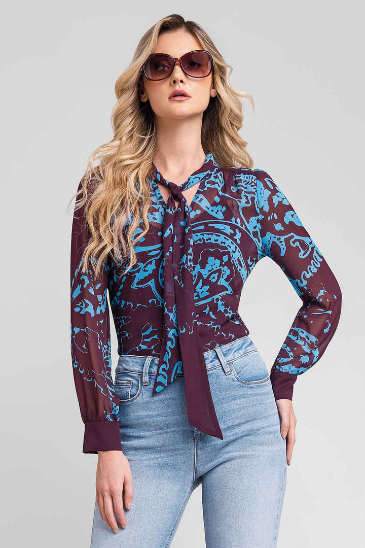 Blusa Estampada Con Corbatin
