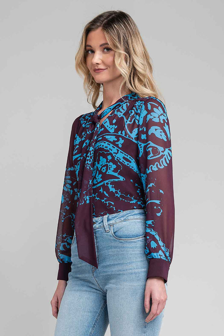 Blusa Estampada Con Corbatin
