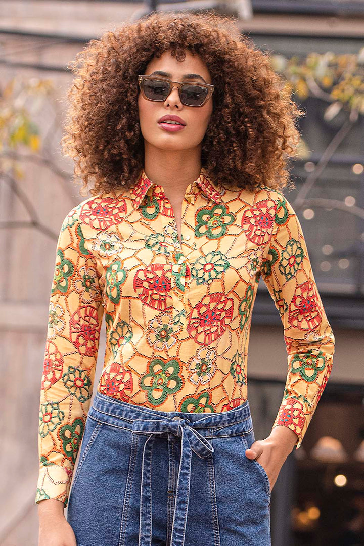 Blusa Camisera Con Estampado De Flores