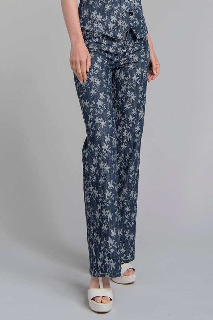 Pantalon  De Mezclilla Con Estampado De Hojas