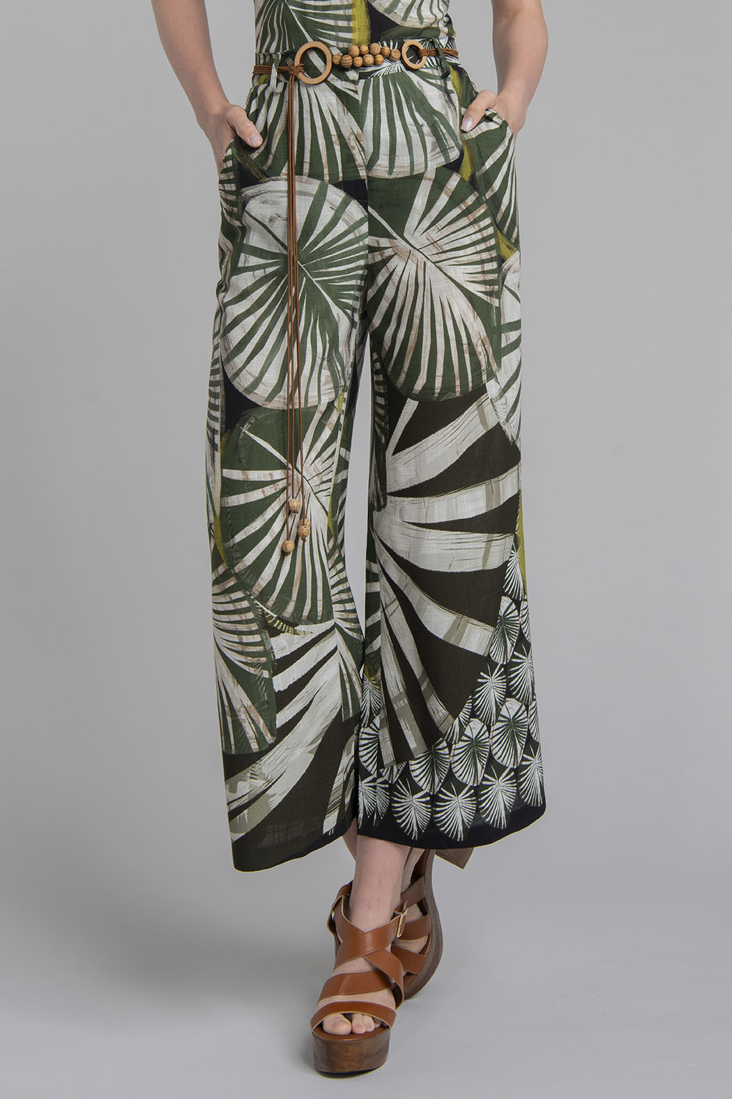 Pantalon Estampado De Hojas