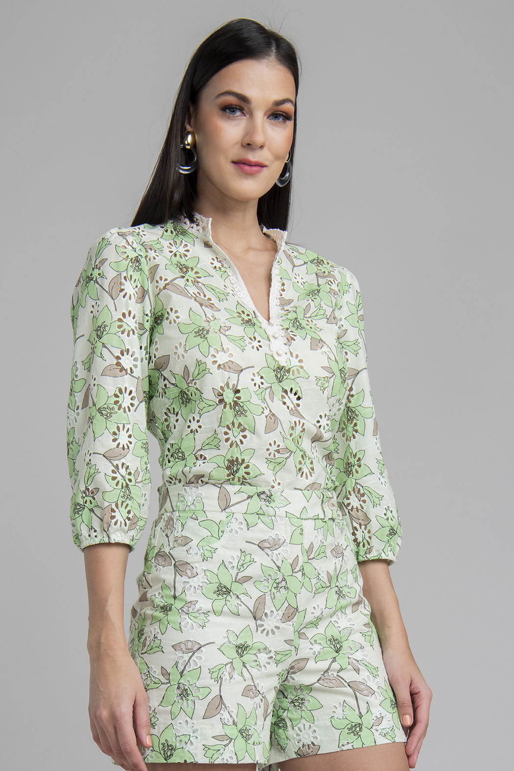 Blusa Estampada Con Detalles Bordados
