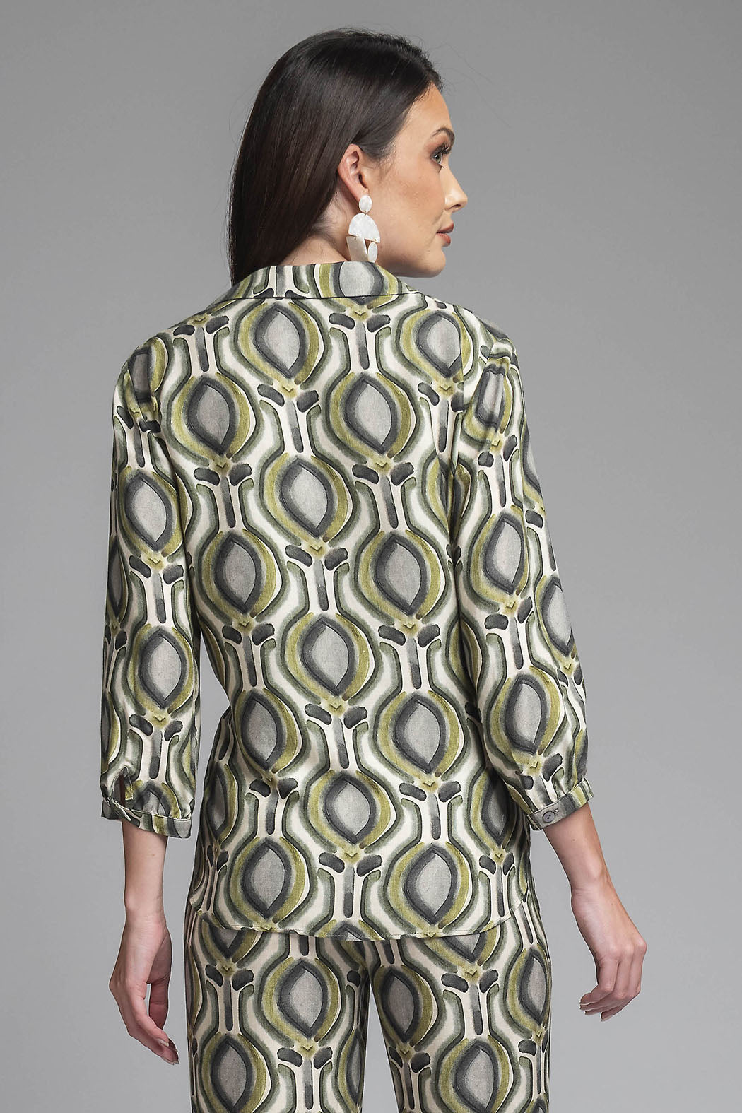 Blusa Estampada Con Cuello Camisero