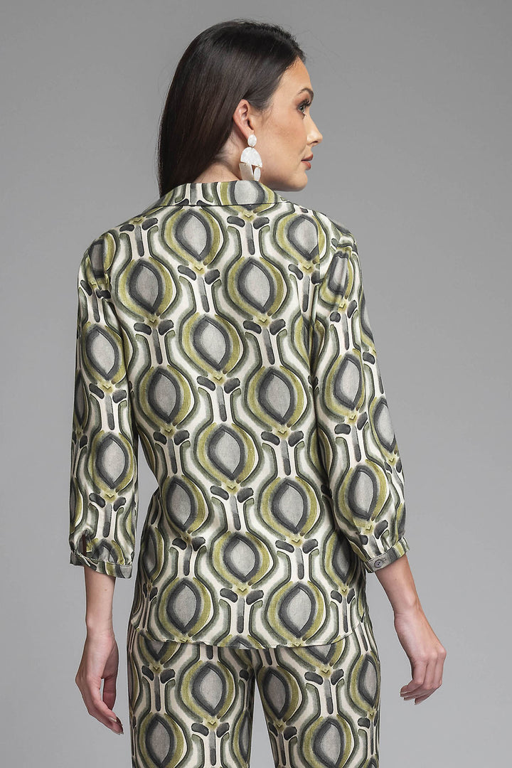 Blusa Estampada Con Cuello Camisero