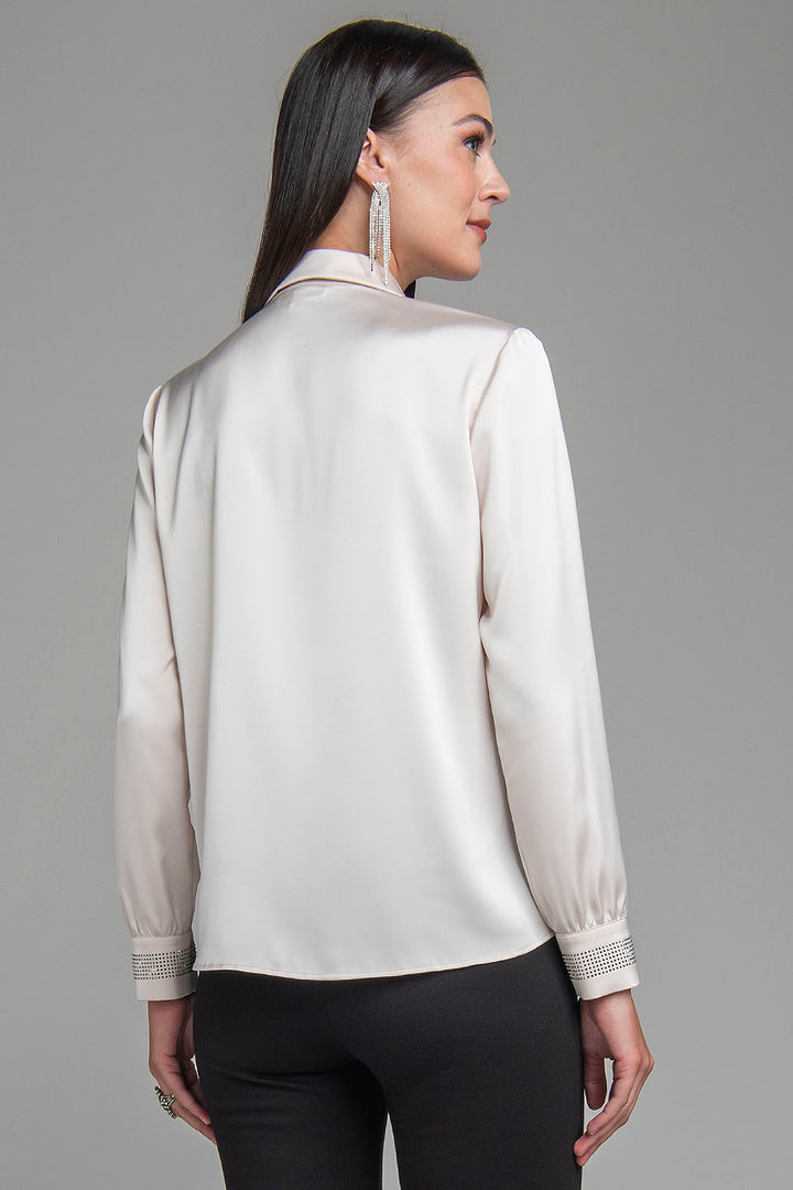 Blusa De Satin Con Brillos En Puños