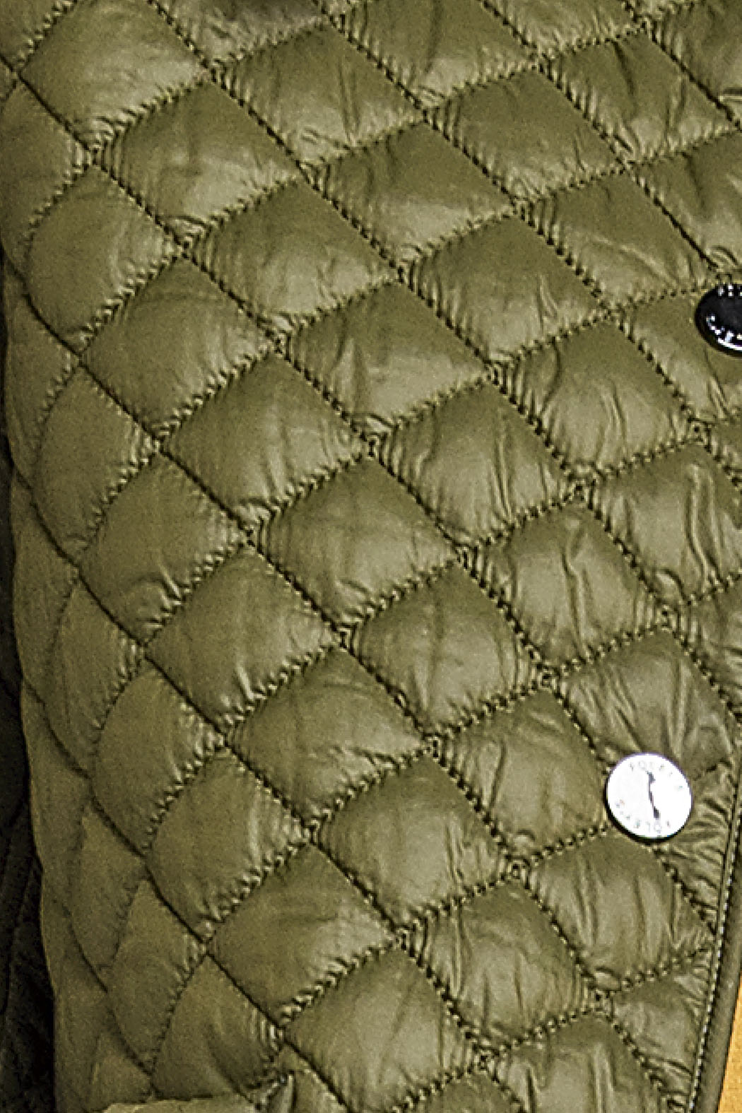 Chamarra Capitonada Con Bolsas