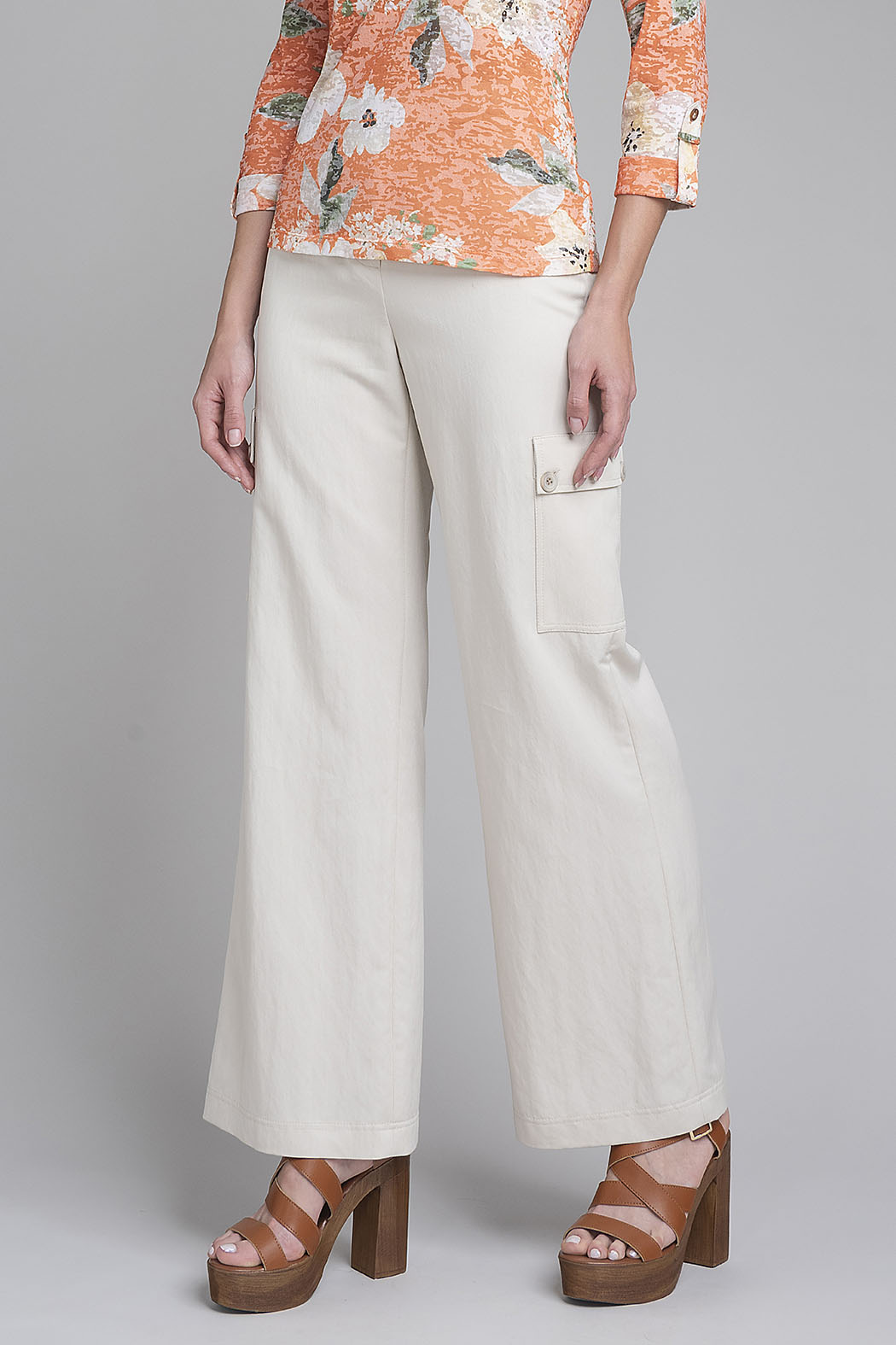Pantalon Liso Con Bolsas Cargo