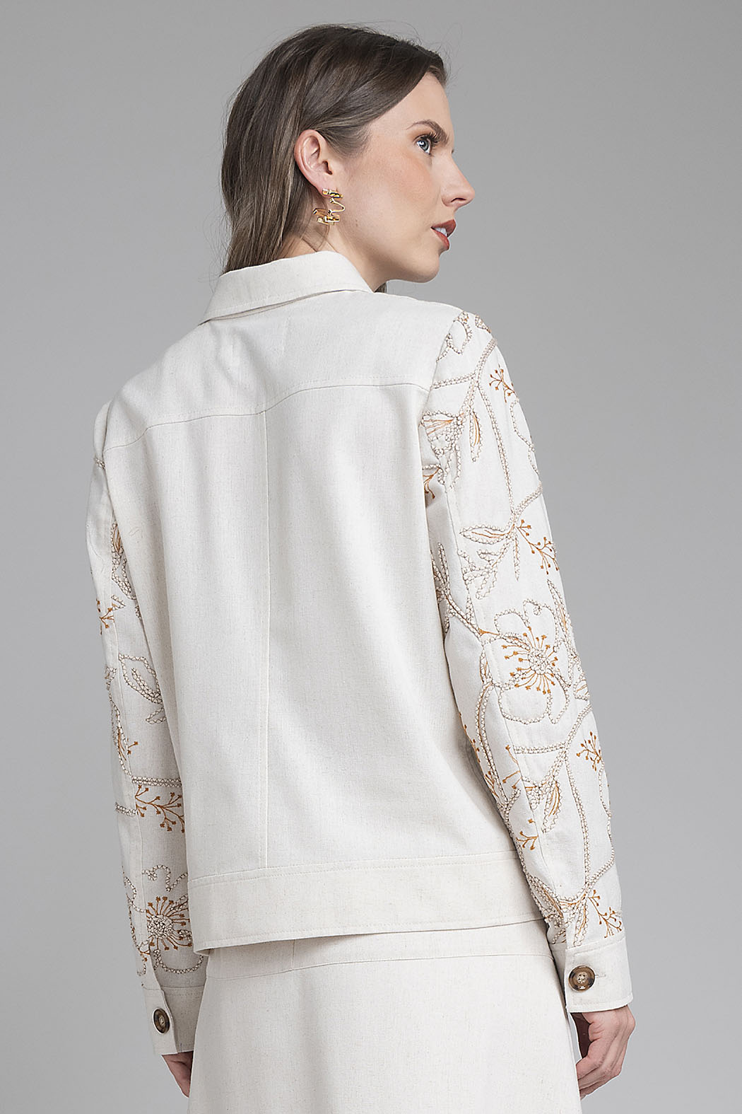 Chamarra Con Detalles Bordados