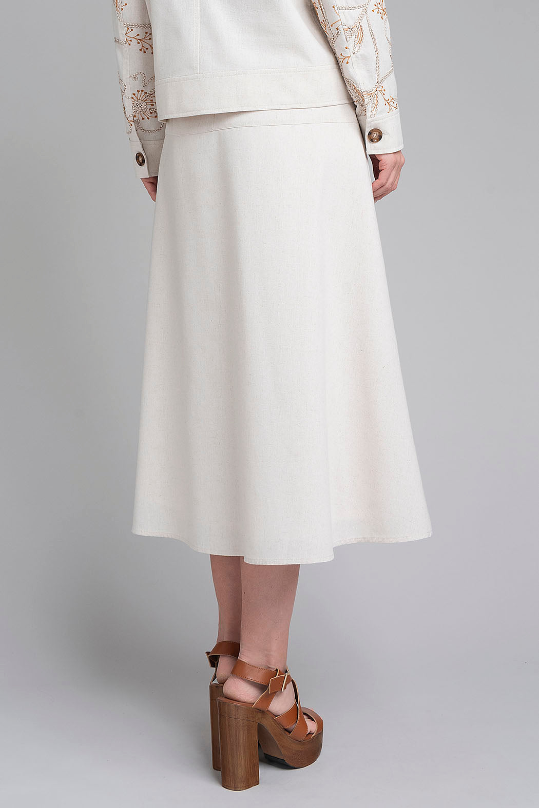 Falda Lisa Con Botones Al Frente