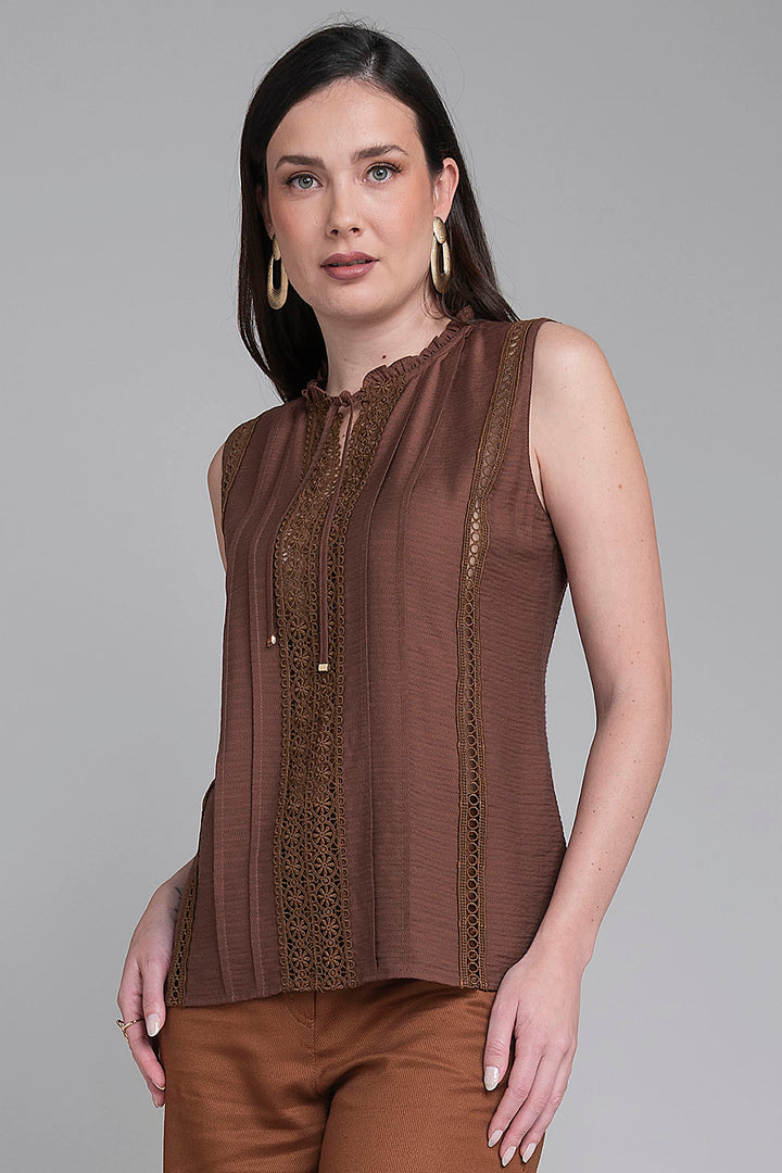 Blusa Lisa Con Encaje