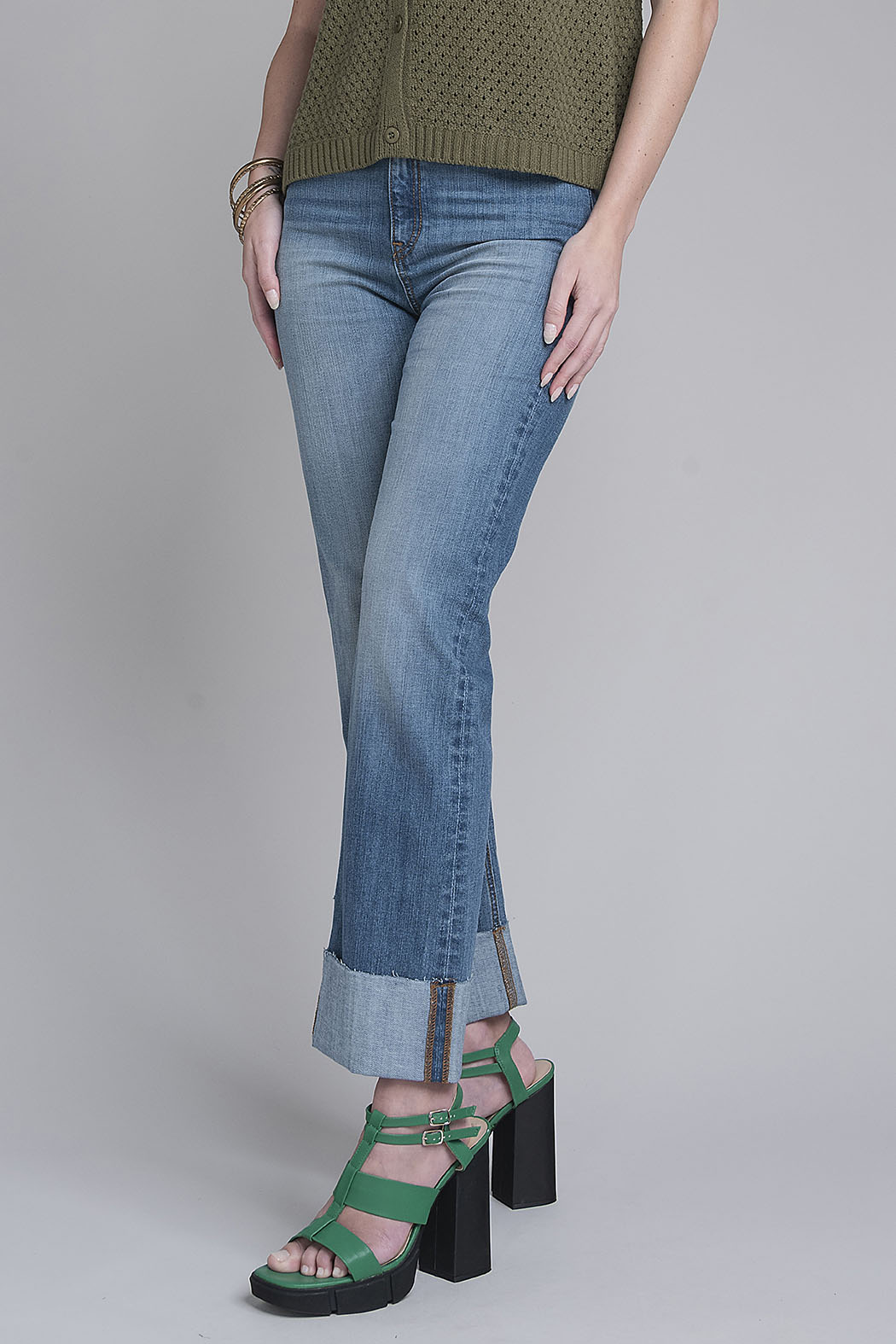 Pantalon De Mezclilla Con Dobladillo