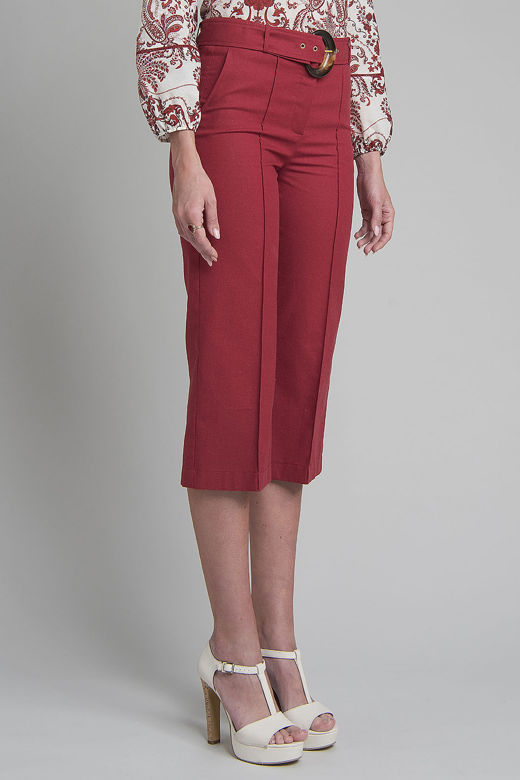 Pantalon Capri Con Cinturon