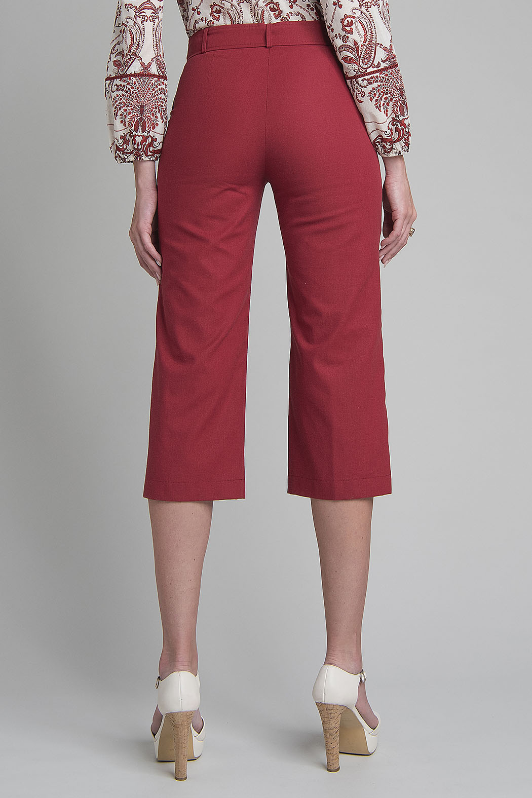 Pantalon Capri Con Cinturon
