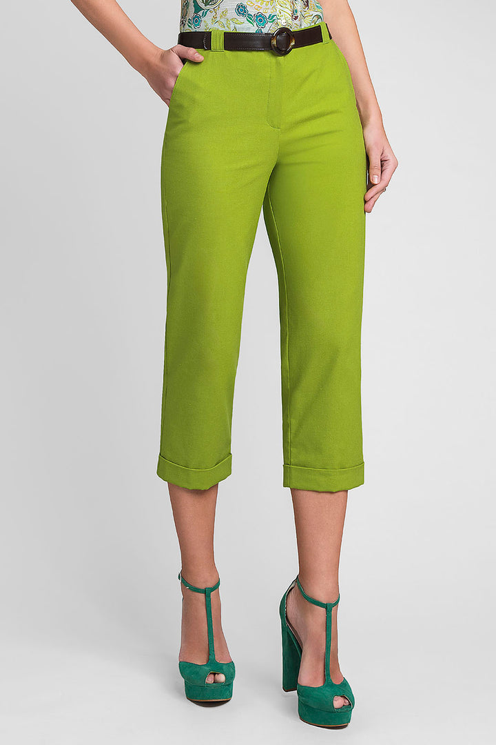 Pantalon Capri Liso Con Cinturon
