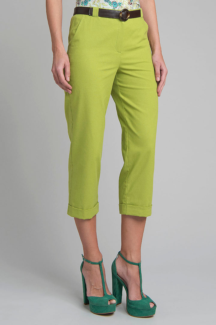 Pantalon Capri Liso Con Cinturon
