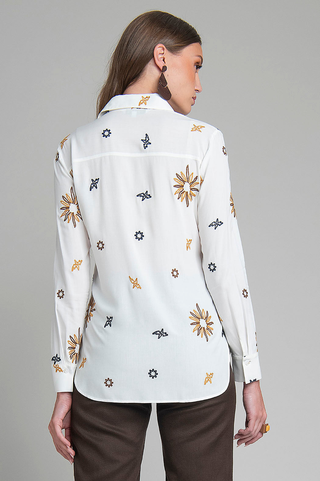 Blusa Camisera Con Estampado Bordado