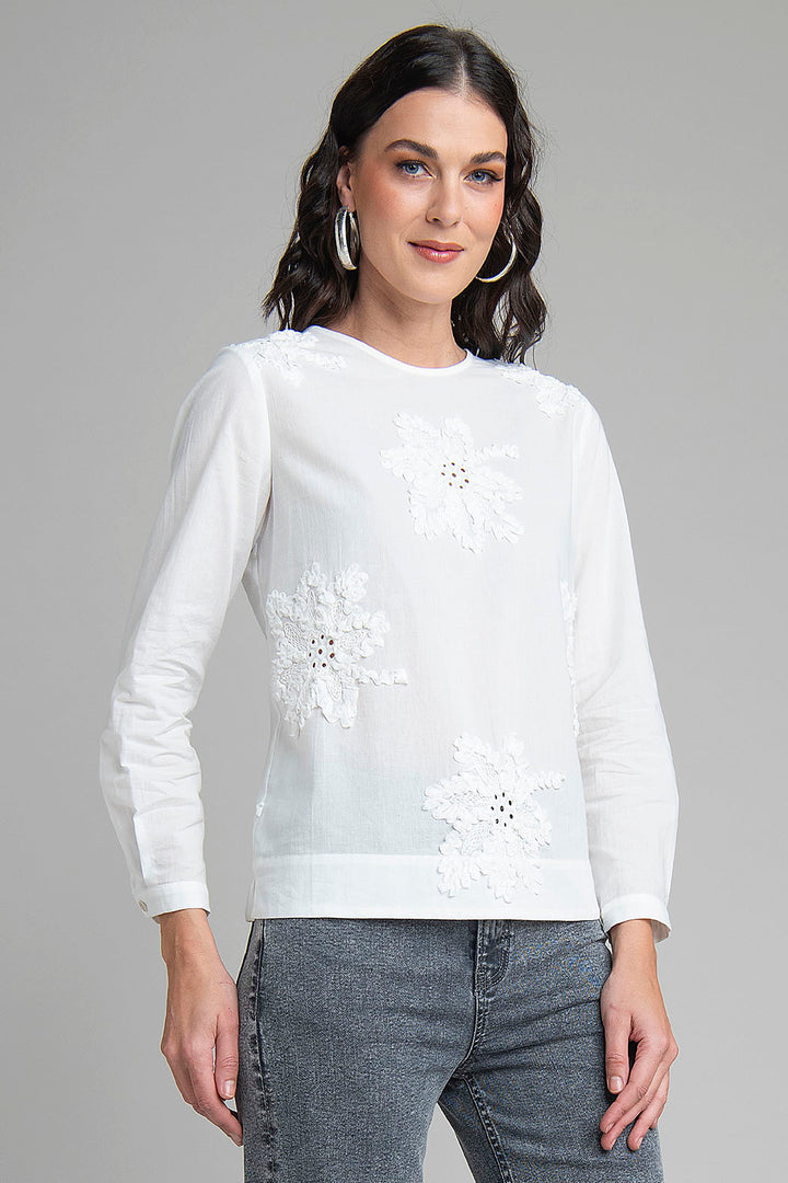 Blusa Con Detalles Bordados