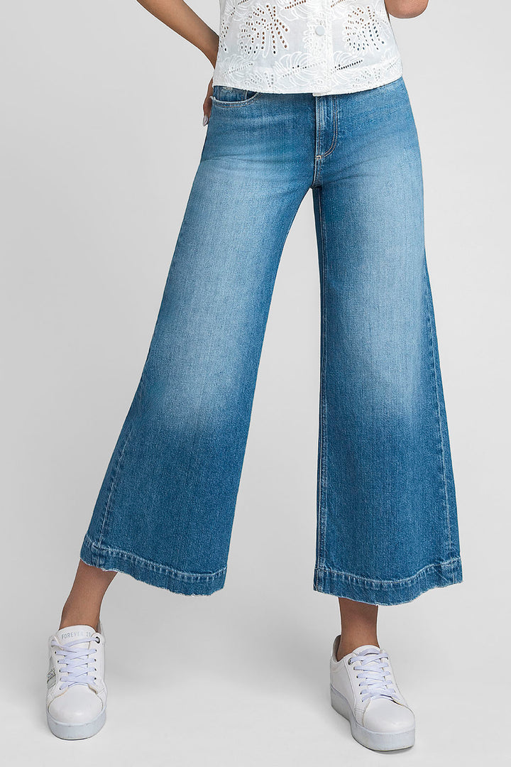 Jeans Corte Recto Deslavado