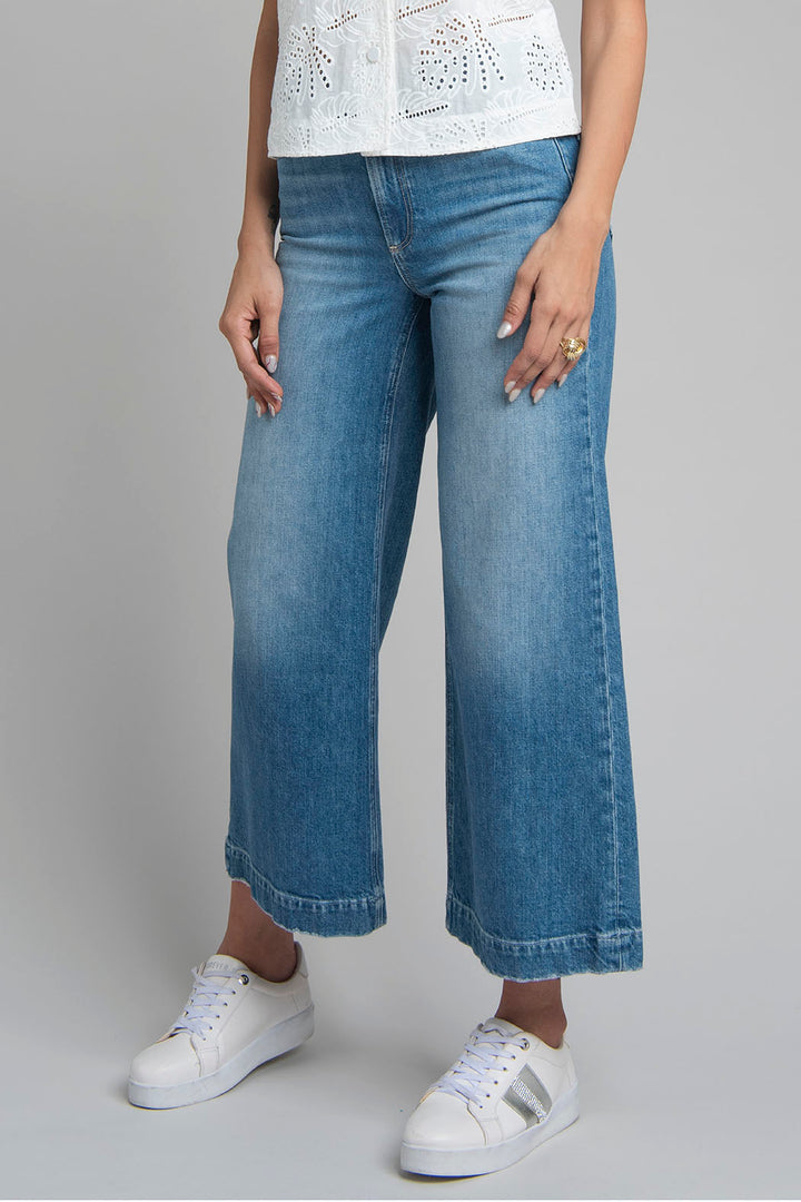 Jeans Corte Recto Deslavado