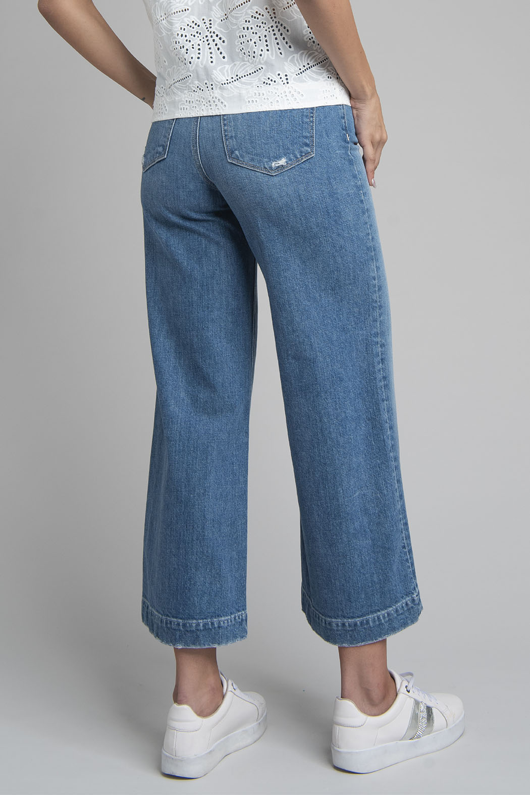 Jeans Corte Recto Deslavado