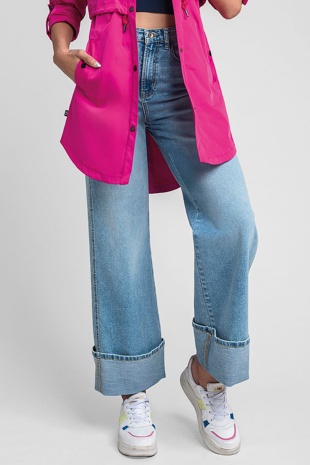 Jeans Deslavado Con Dobladillo