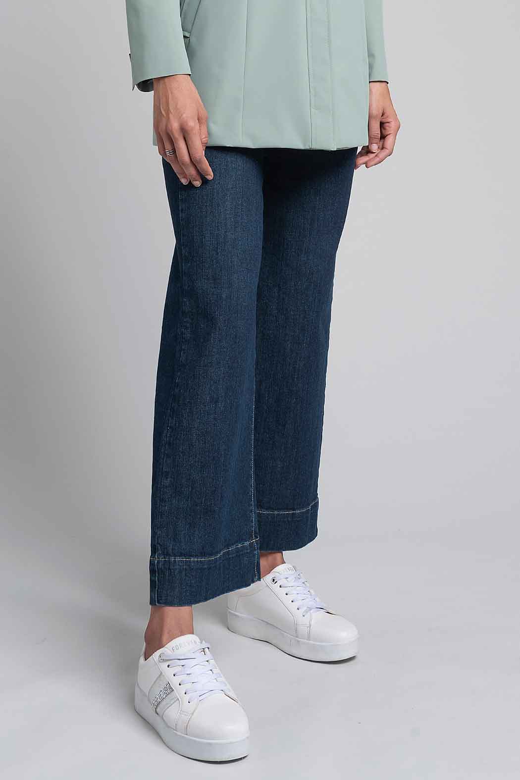 Jeans Corte Recto Con Bolsillos