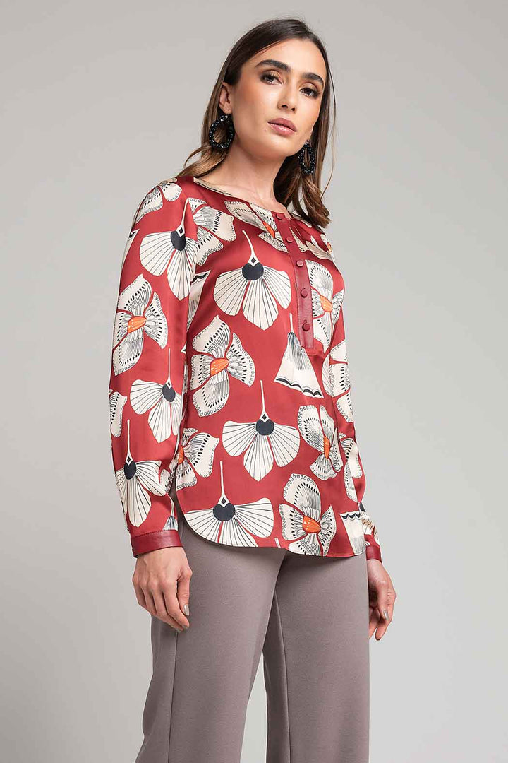 Blusa Estampada Con Botones Al Frente