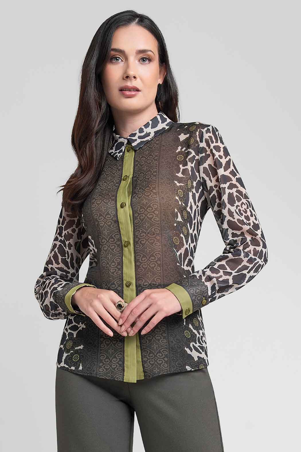 Blusa Camisera De Satin Con Estampado Animal Print