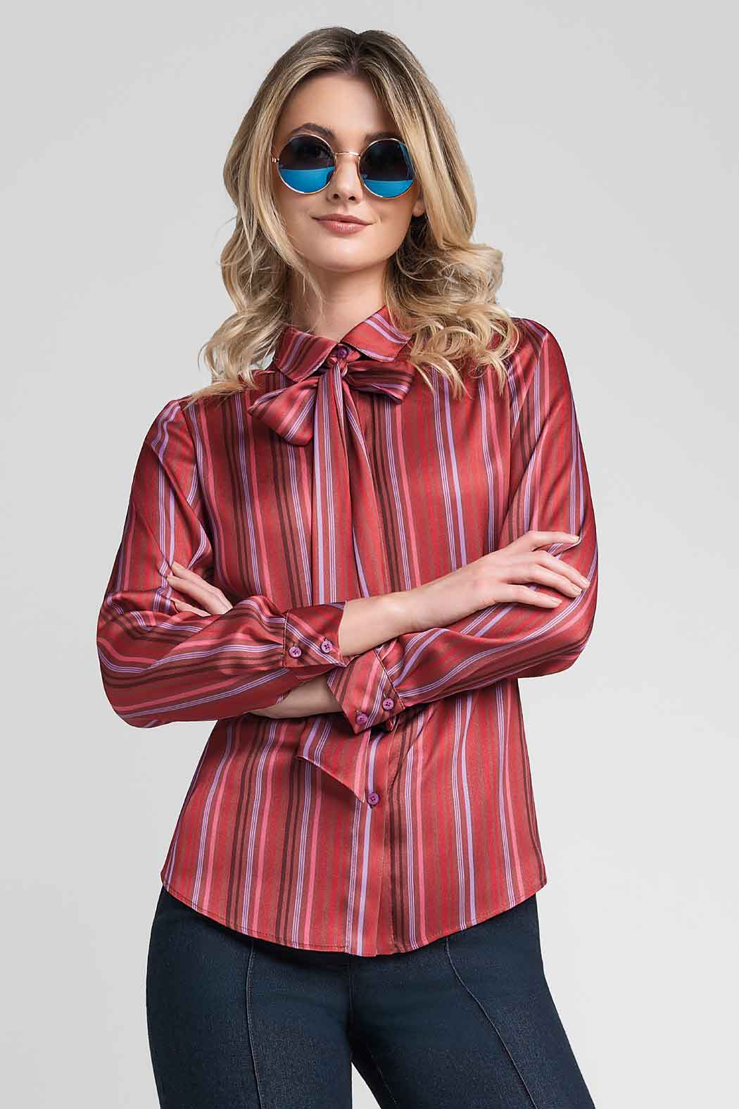 Blusa Estampada Con Corbatin