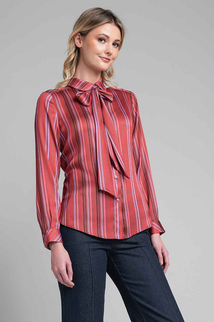 Blusa Estampada Con Corbatin