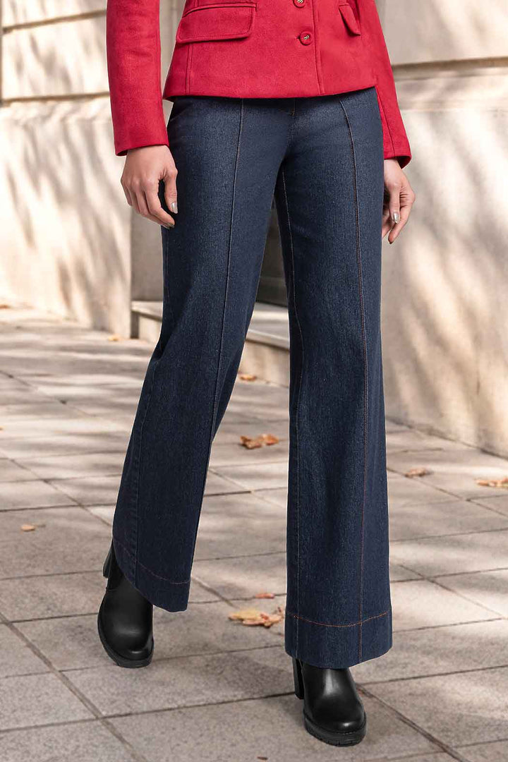 Jeans Corte Recto Con Costura Frontal