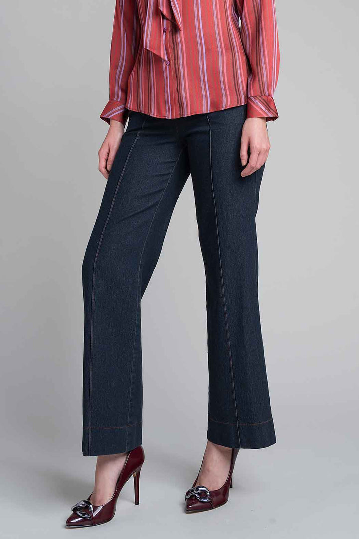 Jeans Corte Recto Con Costura Frontal